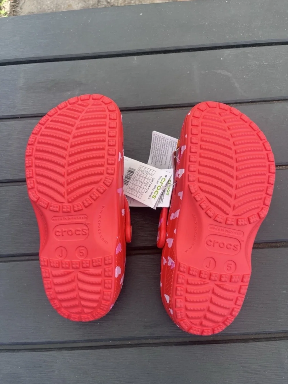 NWT Big Kid Crocs Size 5 Red Hearts Valentines Day Can Fit Women’s